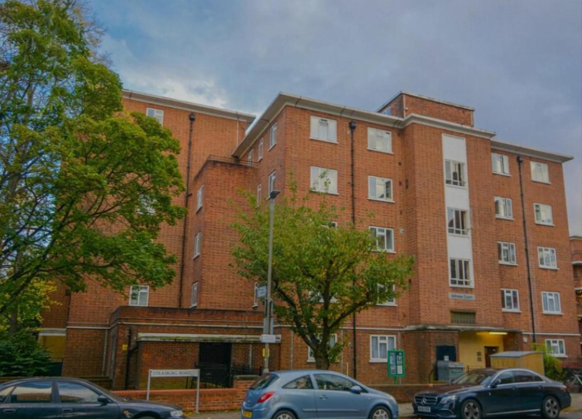 Spacious Two Bedroom Apartment In Battersea, Free Parking ลอนดอน ภายนอก รูปภาพ