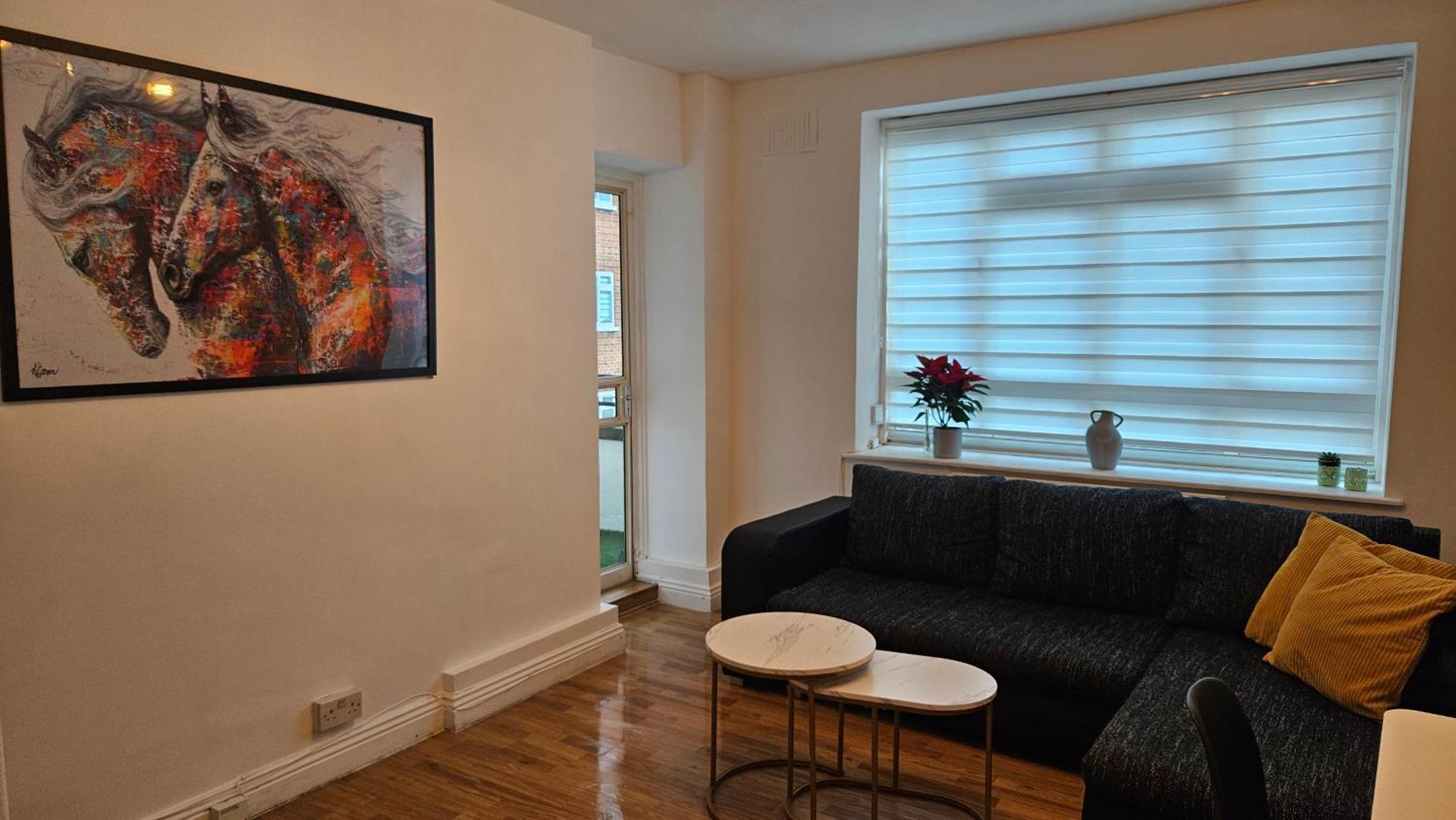 Spacious Two Bedroom Apartment In Battersea, Free Parking ลอนดอน ภายนอก รูปภาพ