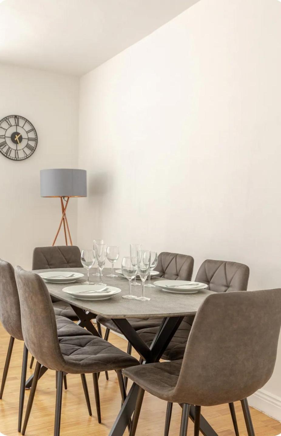 Spacious Two Bedroom Apartment In Battersea, Free Parking ลอนดอน ภายนอก รูปภาพ
